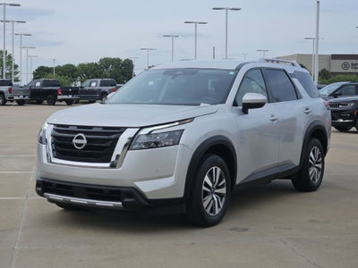 2025 Nissan Pathfinder SL
