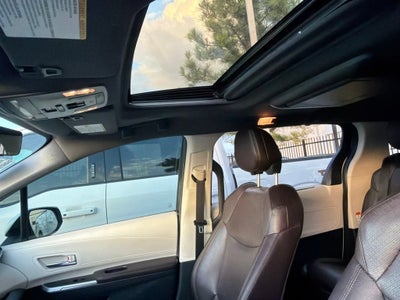 2022 Toyota Sienna Platinum