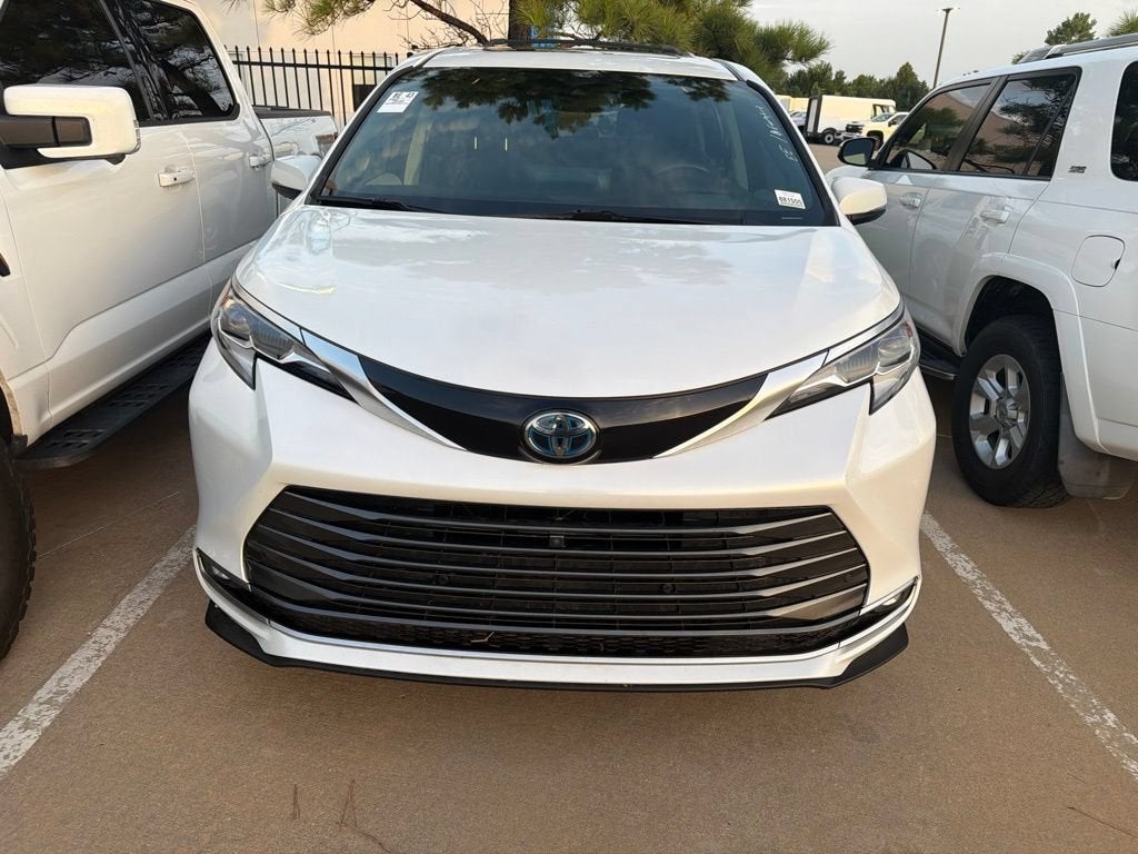 2022 Toyota Sienna Platinum