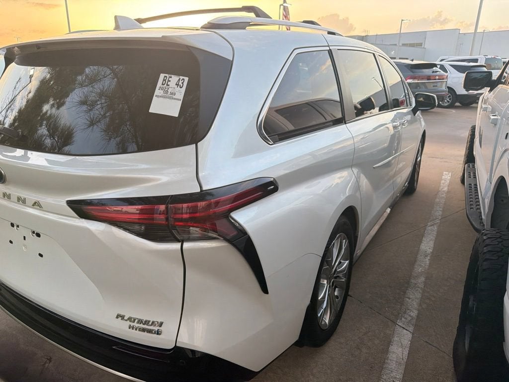 2022 Toyota Sienna Platinum