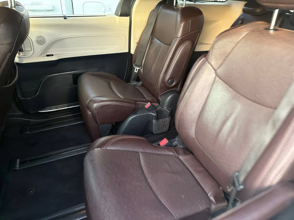 2022 Toyota Sienna Platinum