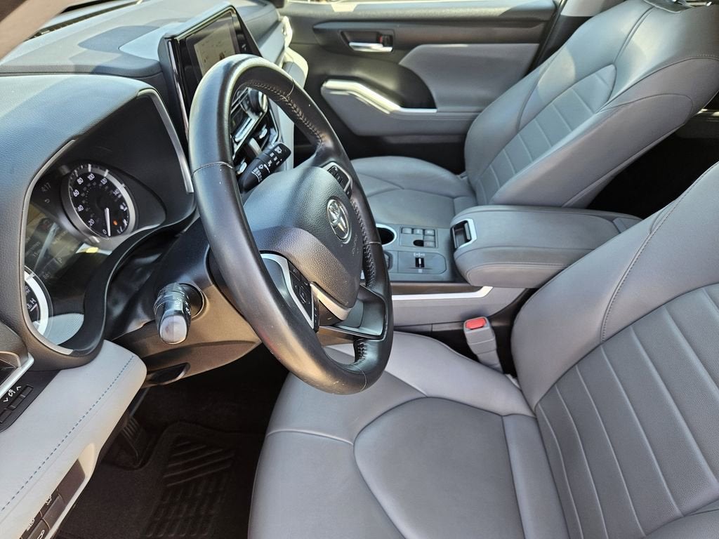2023 Toyota Highlander L