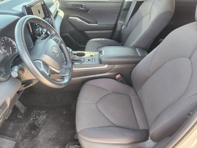 2024 Toyota Highlander LE