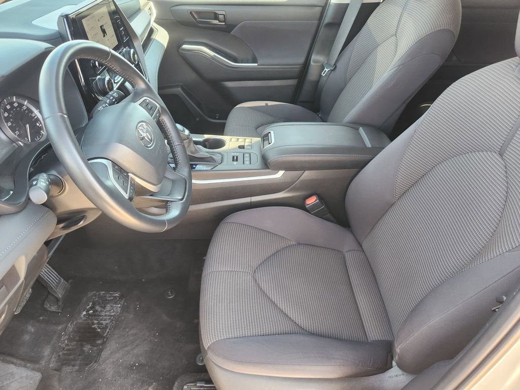 2024 Toyota Highlander LE