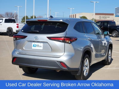 2024 Toyota Highlander LE