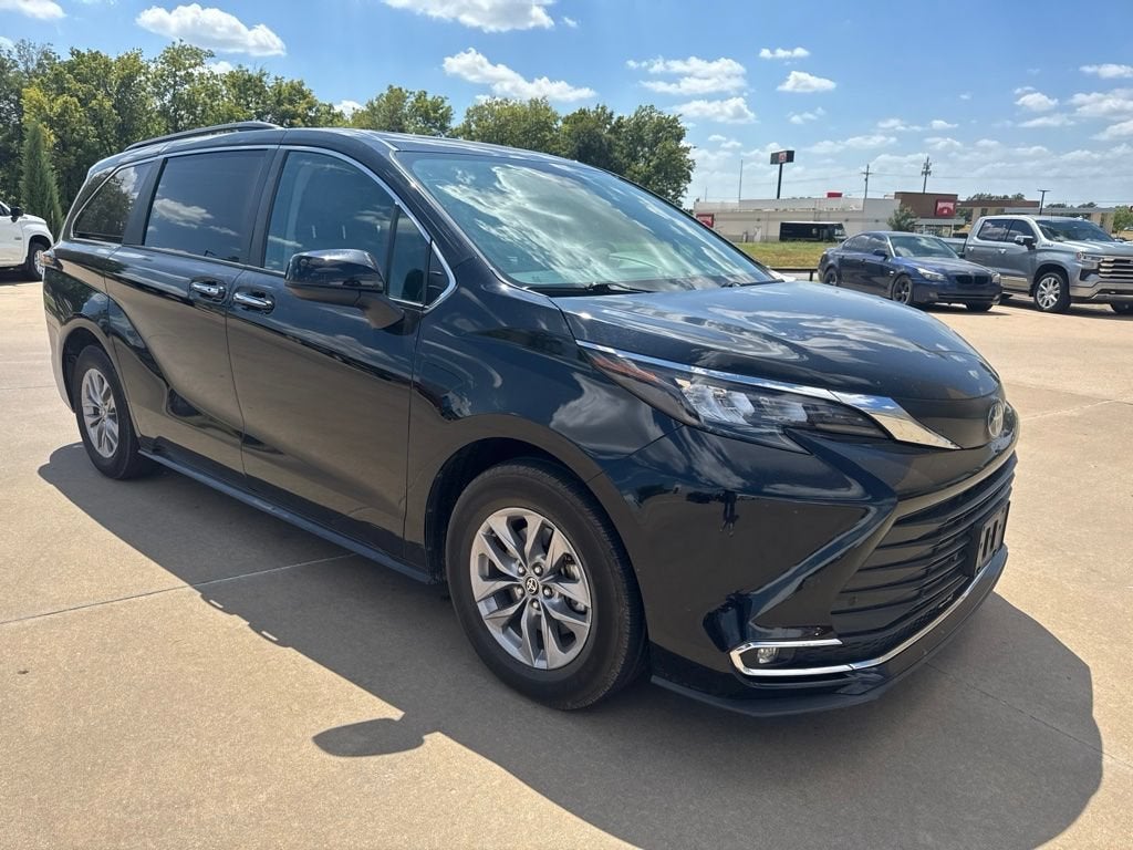 2024 Toyota Sienna XLE