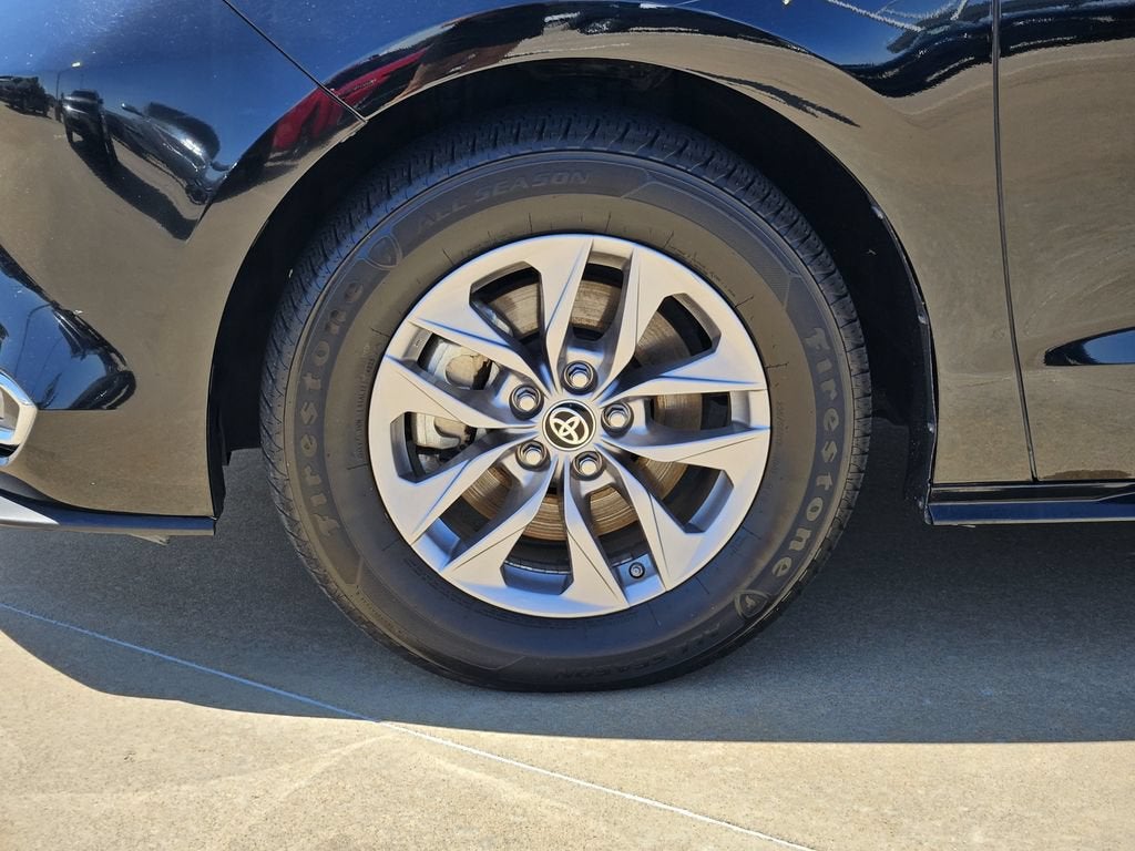 2024 Toyota Sienna XLE