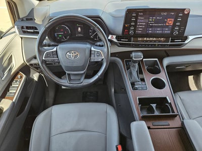 2024 Toyota Sienna XLE
