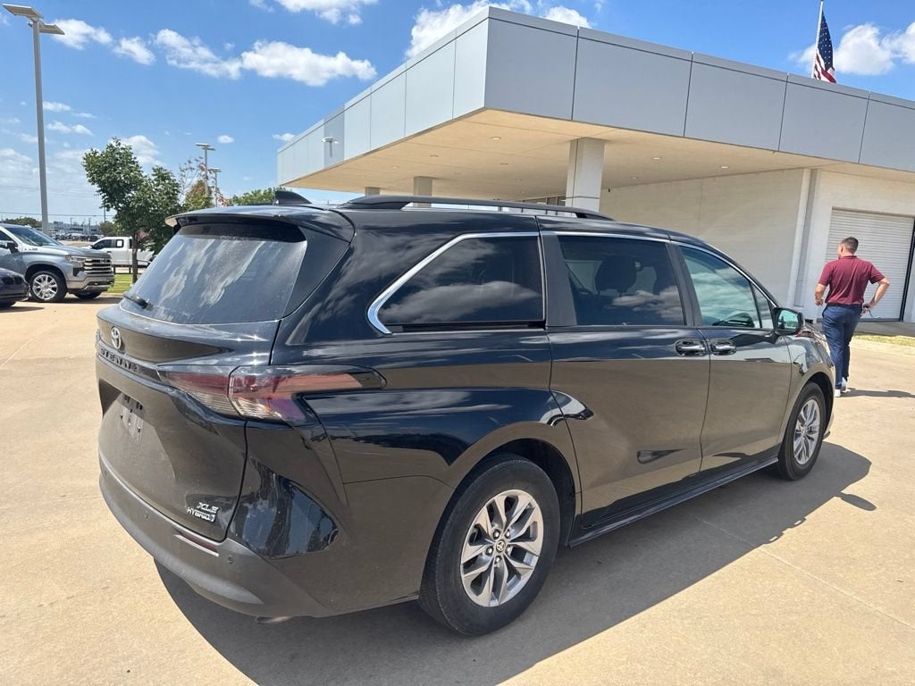 2024 Toyota Sienna XLE