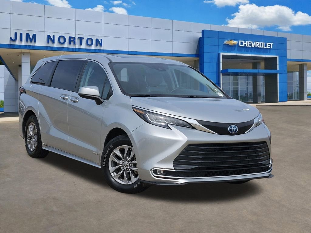 2021 Toyota Sienna XLE