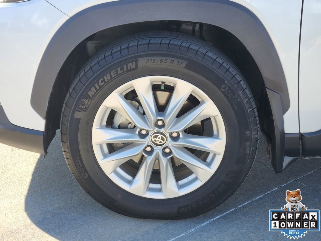 2024 Toyota Corolla Cross LE