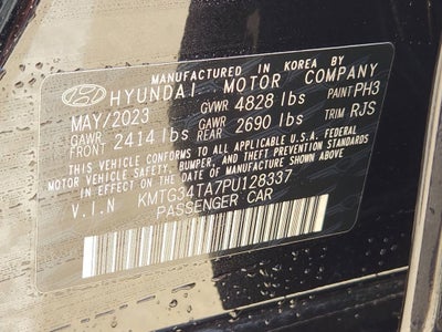 2023 Genesis G70 2.0T