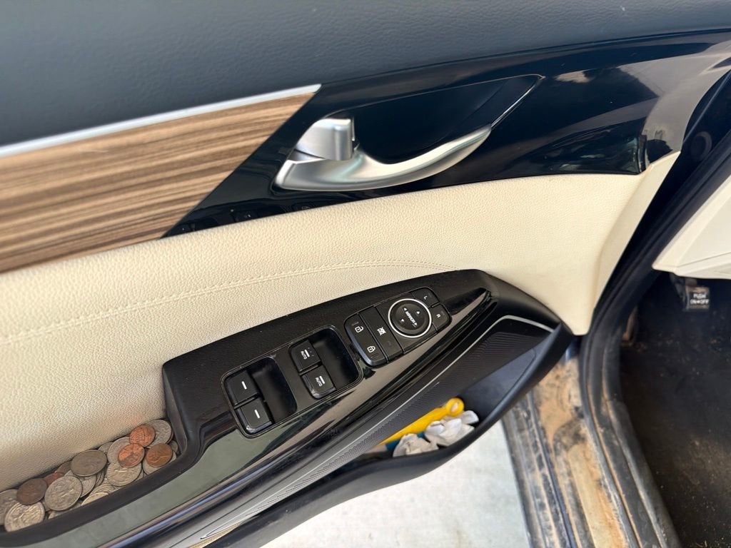 2017 Kia Cadenza Premium