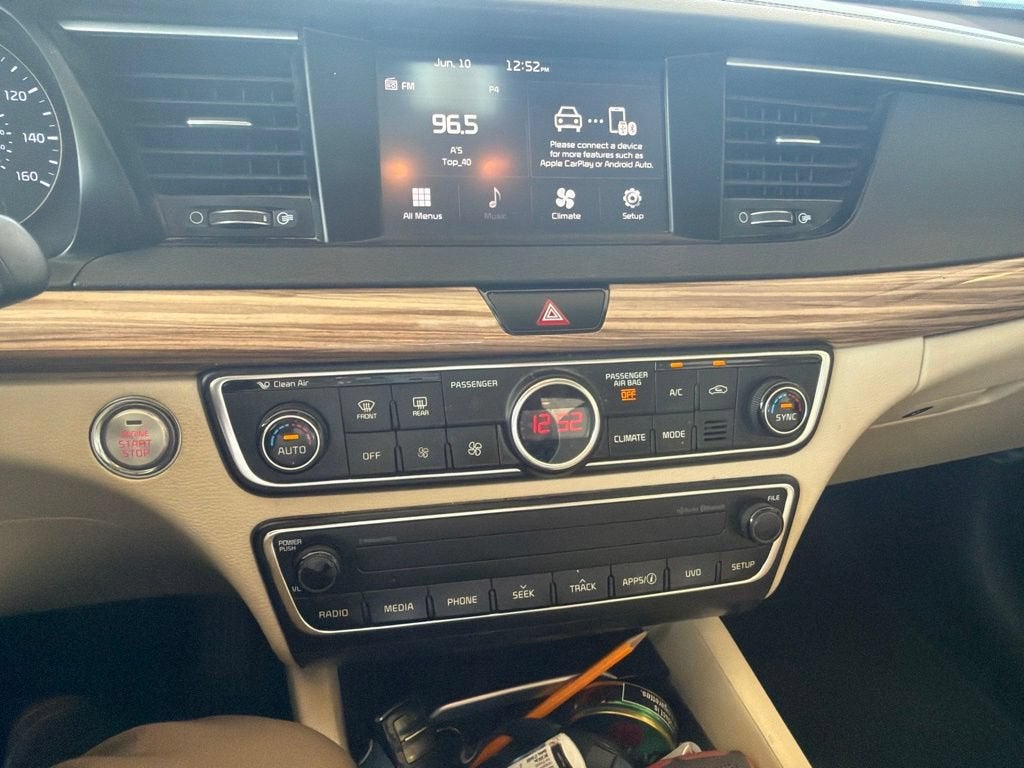 2017 Kia Cadenza Premium