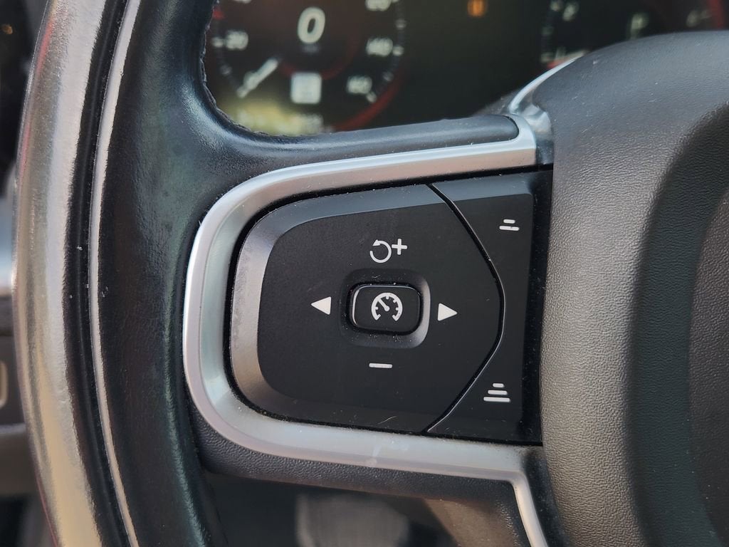 2018 Volvo XC60 Momentum