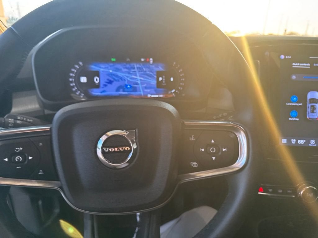 2024 Volvo XC40 Plus Dark Theme
