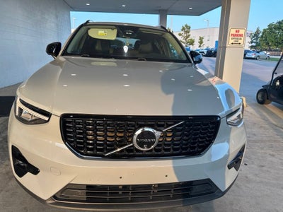 2024 Volvo XC40 Plus Dark Theme
