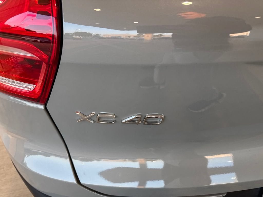 2024 Volvo XC40 Plus Dark Theme